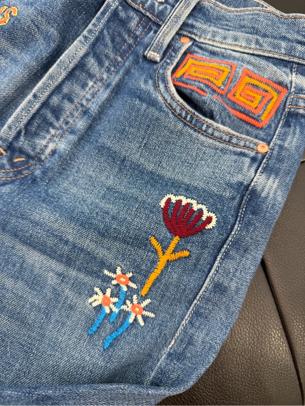 MOTHER The Rambler Sneak Jeans in Running With Scissors - Picture 9 of 11
